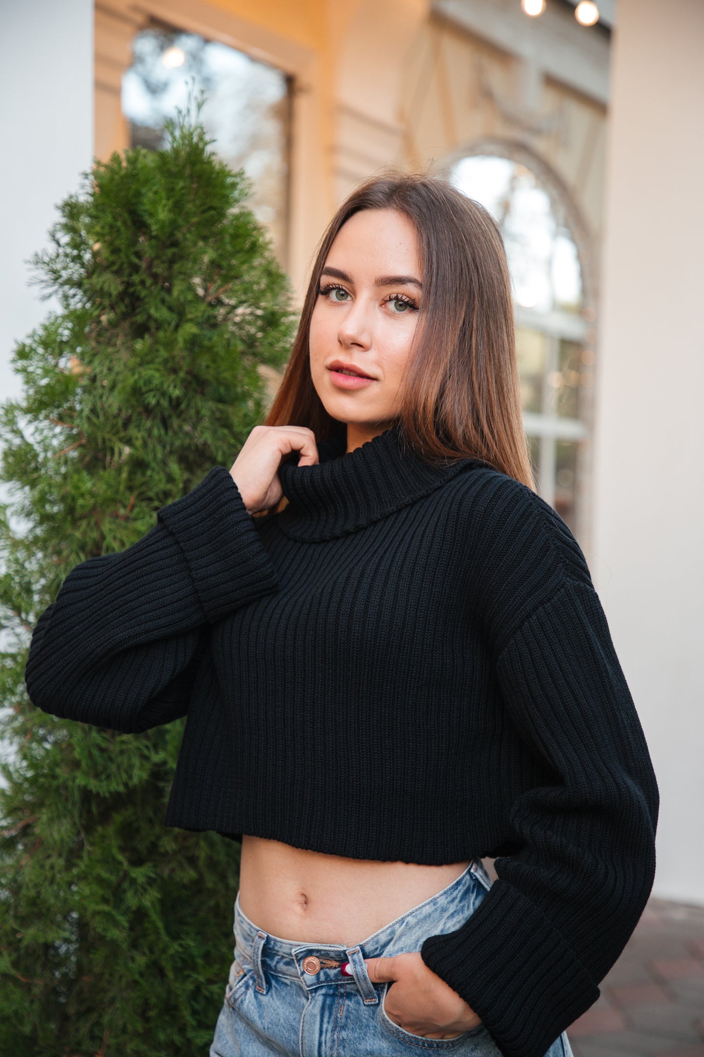 Women's Handmade High-Neck Cropped Sweater