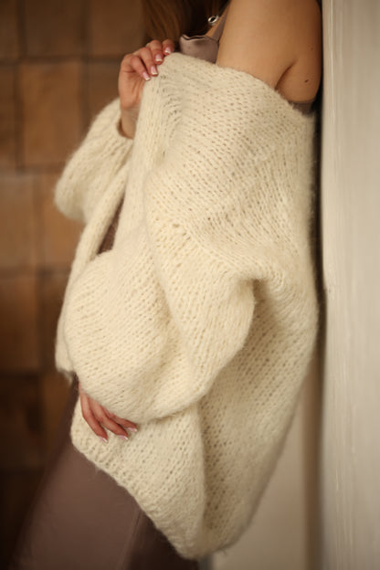 Luxurious Women's Handmade Oversized Alpaca Cardigan in Ivory with Balloon Sleeves
