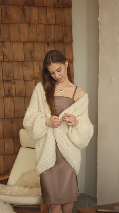 Luxurious Women's Handmade Oversized Alpaca Cardigan in Ivory with Balloon Sleeves